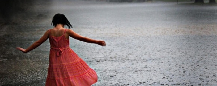 girl-dancing-rain_thumb23
